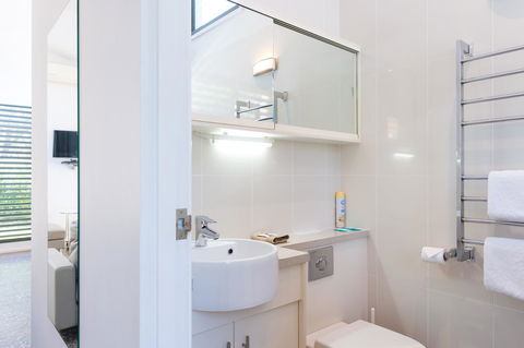 By The Beach B&B Self Contained Apartments - Accommodation Yamba 12