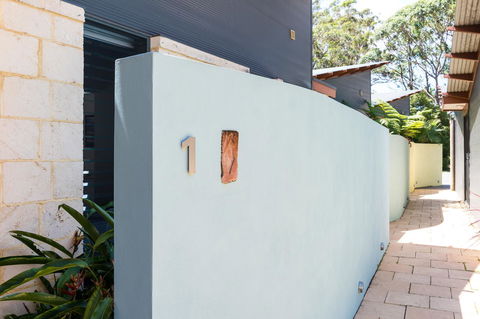 By The Beach B&B Self Contained Apartments - Accommodation Yamba 5