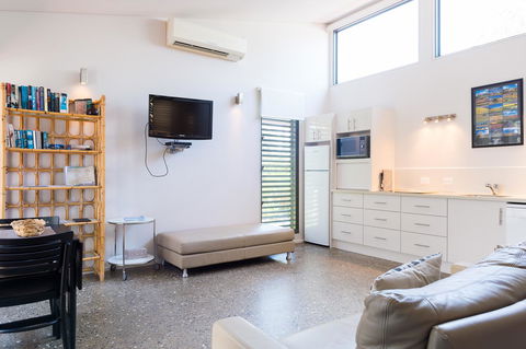 By The Beach B&B Self Contained Apartments - Accommodation Yamba 9
