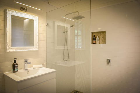 Arcadia - The Barn Cottage & Rosehill Cottage - Accommodation Yamba 11