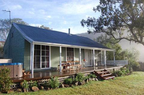Cadair Cottages - Accommodation Yamba 0
