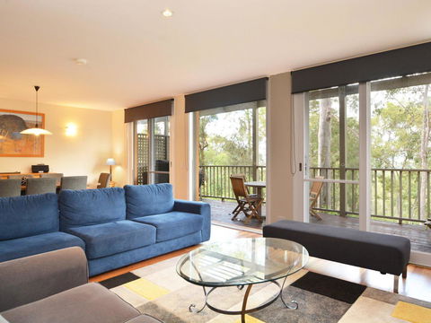 Villa De Saran Located Within Cypress Lakes - Accommodation Yamba 0