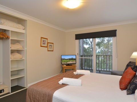 Villa De Saran Located Within Cypress Lakes - Accommodation Yamba 1
