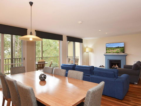Villa De Saran Located Within Cypress Lakes - Accommodation Yamba 6
