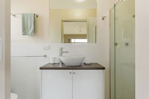 Baywatch Apartments Merimbula - Accommodation Yamba 12