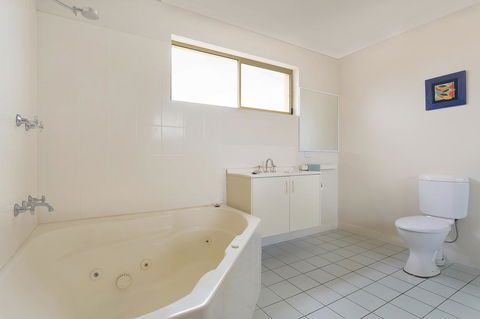 Baywatch Apartments Merimbula - Accommodation Yamba 15