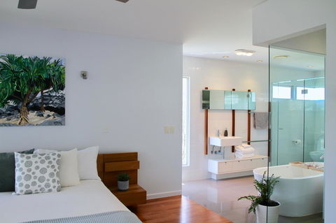 Casuarina Beachfront House - Hostie Properties - Accommodation Yamba 8