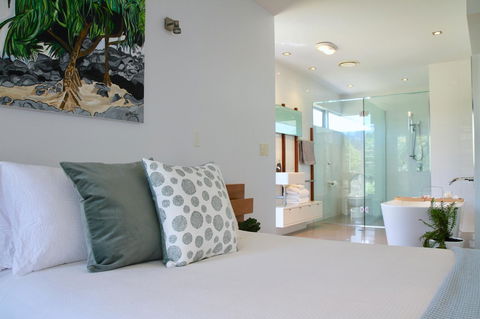 Casuarina Beachfront House - Hostie Properties - Accommodation Yamba 9