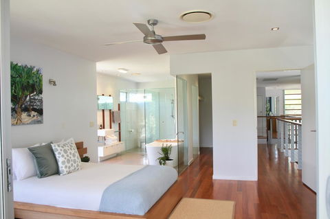 Casuarina Beachfront House - Hostie Properties - Accommodation Yamba 3