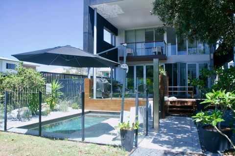Casuarina Beachfront House - Hostie Properties - Accommodation Yamba 4