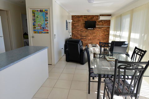 Beach House Holiday Apartments - Accommodation Yamba 8