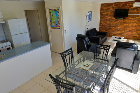 Beach House Holiday Apartments - Accommodation Yamba 10