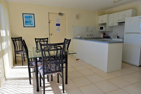 Beach House Holiday Apartments - Accommodation Yamba 11
