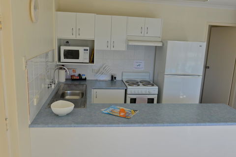 Beach House Holiday Apartments - Accommodation Yamba 6