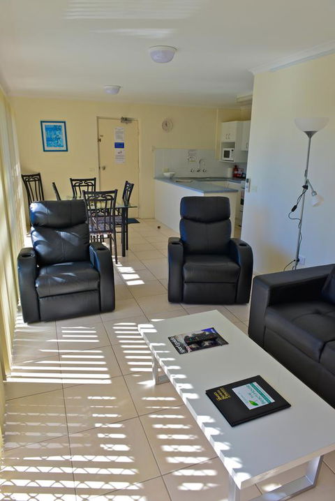 Beach House Holiday Apartments - Accommodation Yamba 7