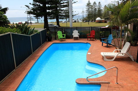 Beach House Holiday Apartments - Accommodation Yamba 2