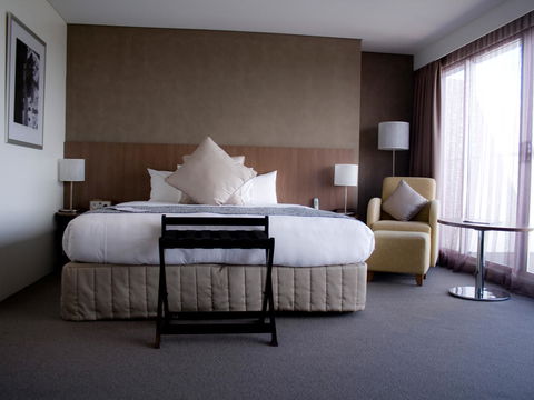 Hotel Urban St Leonards - Accommodation Yamba 9