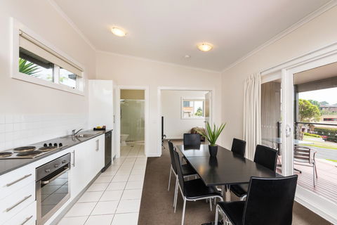 Horizon Holiday Apartments - Accommodation Yamba 0