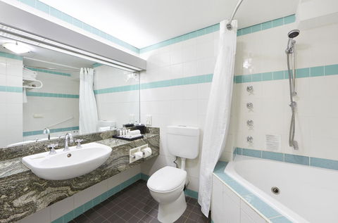 Holiday Inn Parramatta, An IHG Hotel - Accommodation Yamba 8