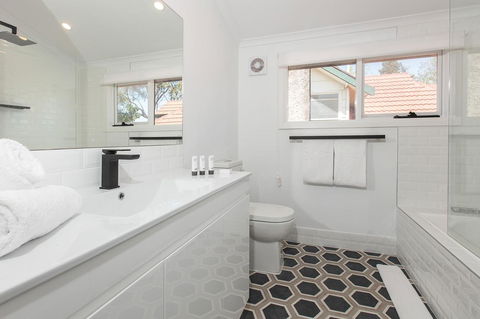 Elegant Family Home Close To Harbour And Views - Accommodation Yamba 10