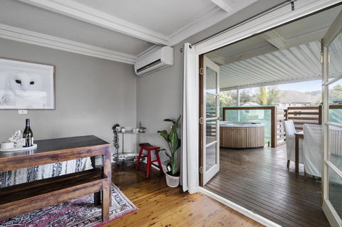 The Spa Cottage With HotTub, Netflix & Stan - Accommodation Yamba 6