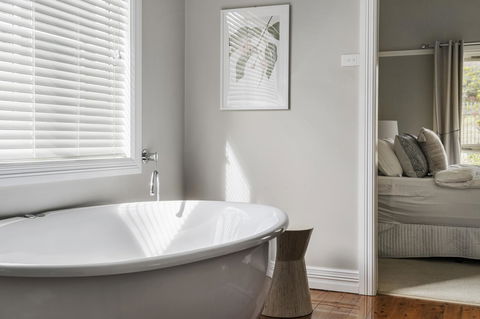 The Spa Cottage With HotTub, Netflix & Stan - Accommodation Yamba 3
