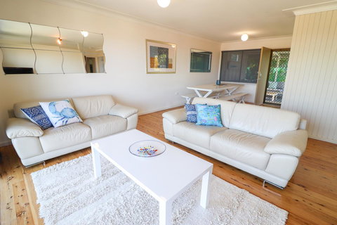 Coastal Horizons Beach House - Accommodation Yamba 0