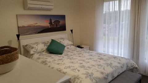 Twin Palms Holiday House At Lighthouse - Accommodation Yamba 1