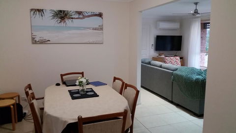 Twin Palms Holiday House At Lighthouse - Accommodation Yamba 2