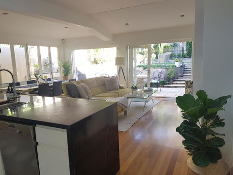 Private Room - Luxury Mosman Home - Accommodation Yamba 11