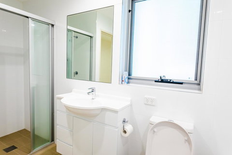 Near Train Station, New 2 BR Apt/free Parking - Accommodation Yamba 30