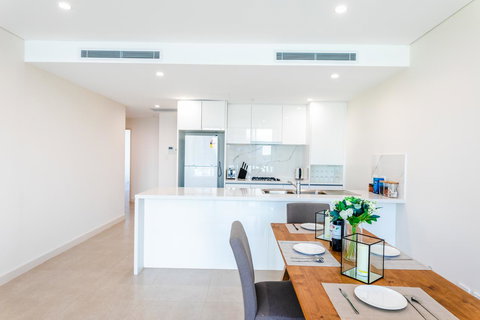 Near Train Station, New 2 BR Apt/free Parking - Accommodation Yamba 2