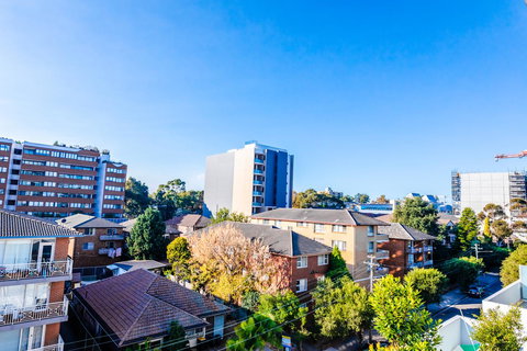 Near Train Station, New 2 BR Apt/free Parking - Accommodation Yamba 38