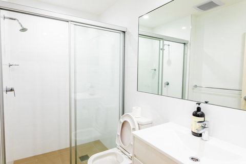 Near Train Station, New 2 BR Apt/free Parking - Accommodation Yamba 33