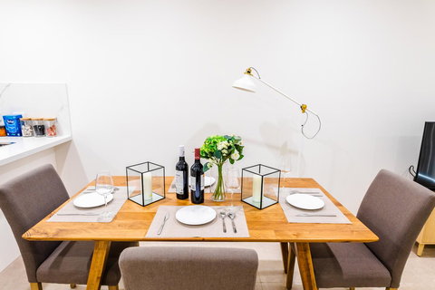 Near Train Station, New 2 BR Apt/free Parking - Accommodation Yamba 1