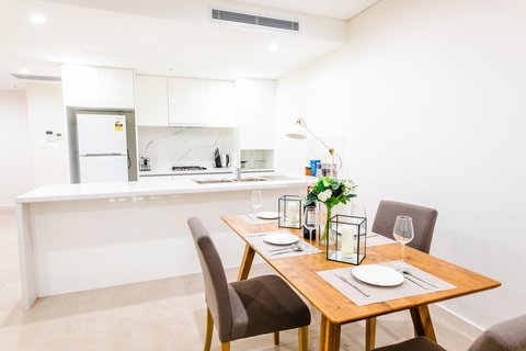 Near Train Station, New 2 BR Apt/free Parking - Accommodation Yamba 5