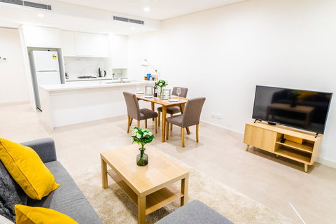 Near Train Station, New 2 BR Apt/free Parking - Accommodation Yamba 3