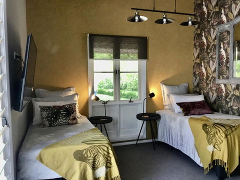Chanticleer Gardens Barn Cottage With A Pool - Accommodation Yamba 6