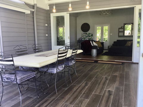 Chanticleer Gardens Barn Cottage With A Pool - Accommodation Yamba 12