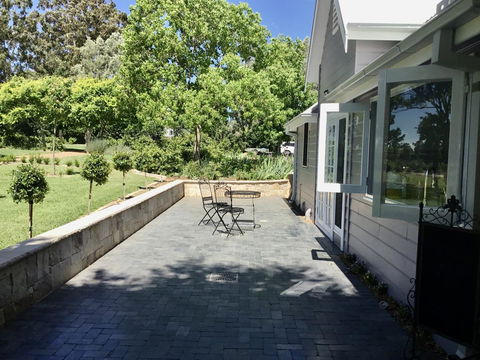 Chanticleer Gardens Barn Cottage With A Pool - Accommodation Yamba 4