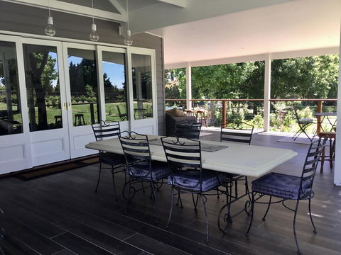 Chanticleer Gardens Barn Cottage With A Pool - Accommodation Yamba 5
