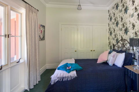 Chanticleer Gardens Barn Cottage With A Pool - Accommodation Yamba 40