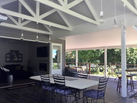 Chanticleer Gardens Barn Cottage With A Pool - Accommodation Yamba 11
