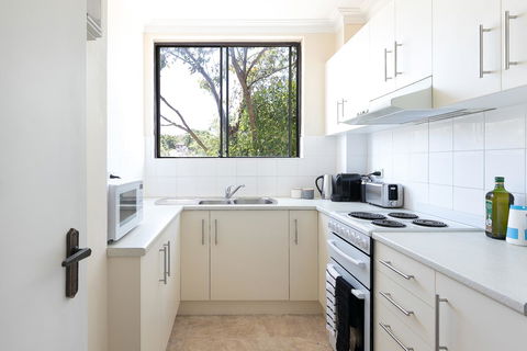Stay In The Heart Of Randwick With Style - Accommodation Yamba 3