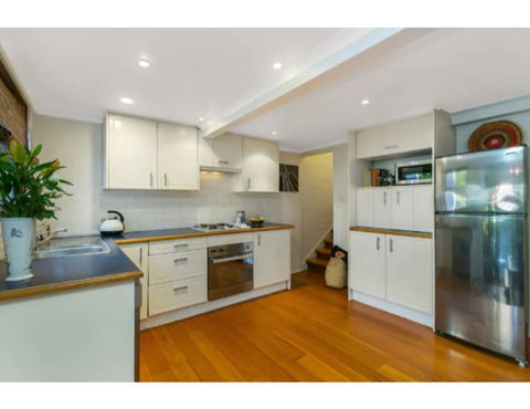 North Sydney Historic Whalers Cottage - Accommodation Yamba 2