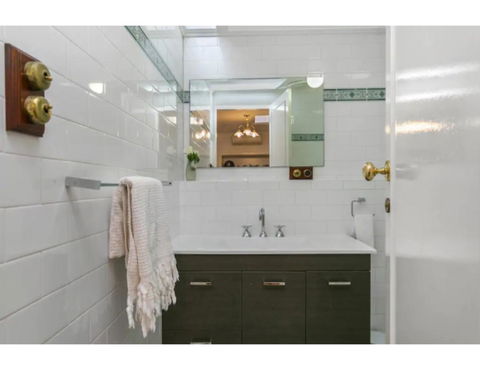 North Sydney Historic Whalers Cottage - Accommodation Yamba 9