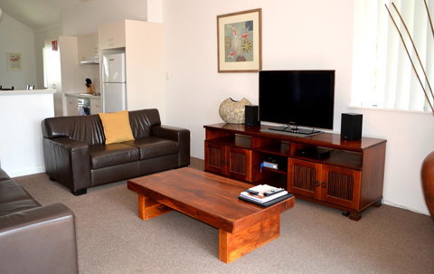 Outrigger Bay - Accommodation Yamba 16