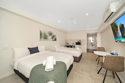 Carlton Suites - Accommodation Yamba 0