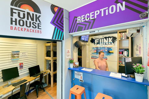 Mad Monkey Downtown - Accommodation Yamba 3