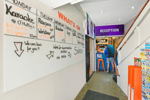 Mad Monkey Downtown - Accommodation Yamba 4
